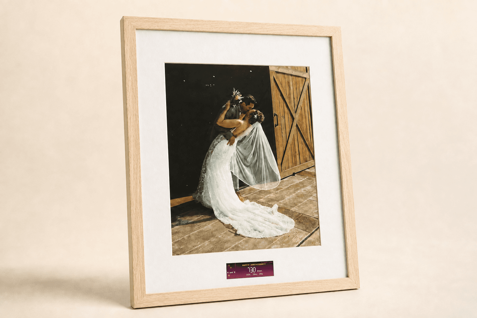 Natural wood frame finish